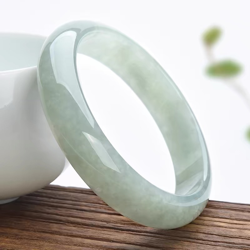 Lighting & Home Decor Studio Photos - Pulsera de Jade Antigua de Myanmar,